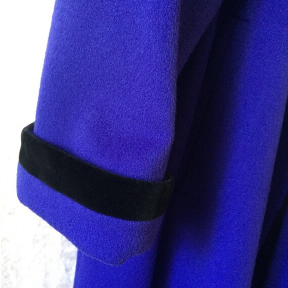 ! Vintage 1992 Wool Dress Coat in Periwinkle Wool with Black Velvet Trim 14 Tall - Picture 3 of 10